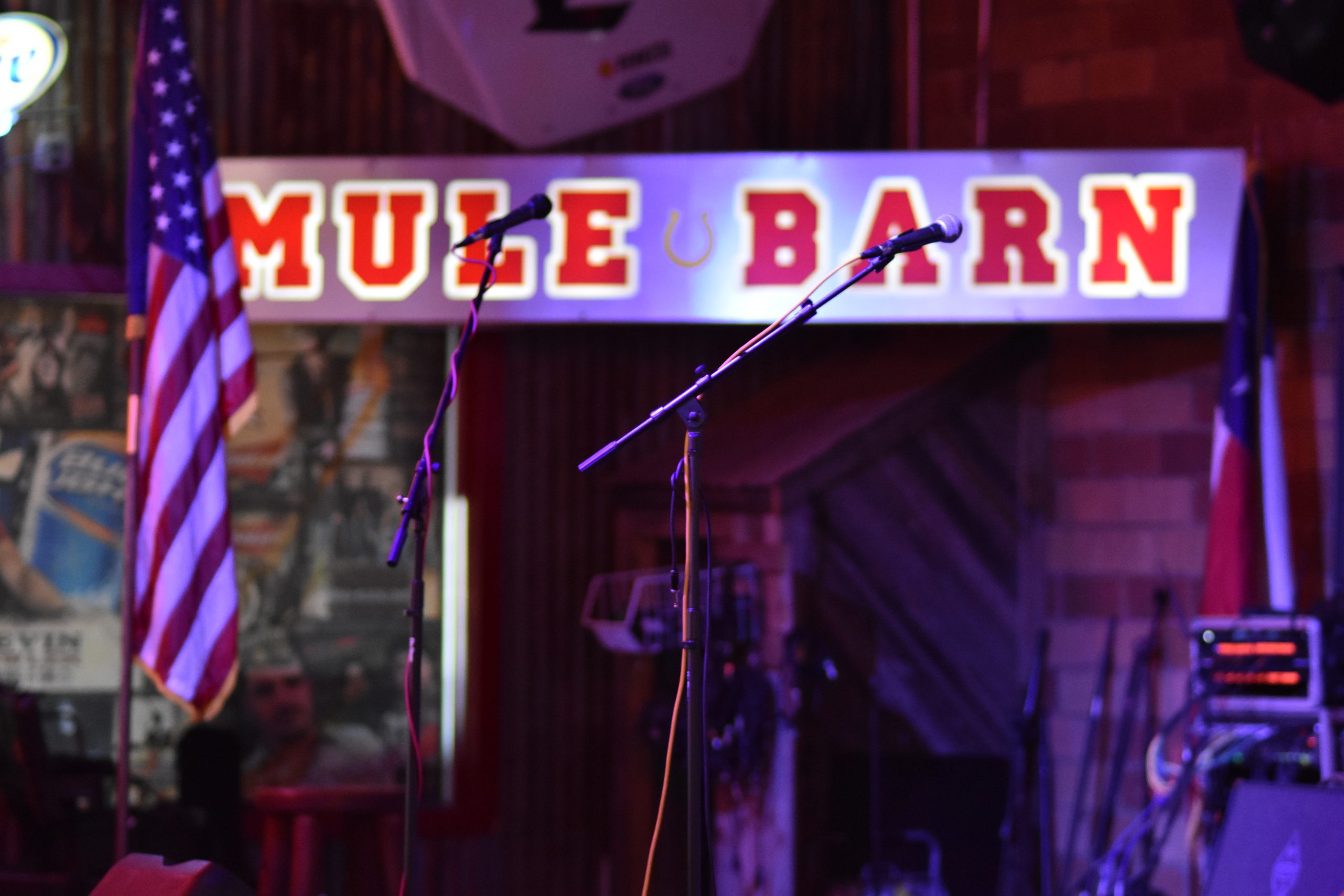 Dueling Pianos at Mule Barn Sports Bar & Grill in Dallas, TX